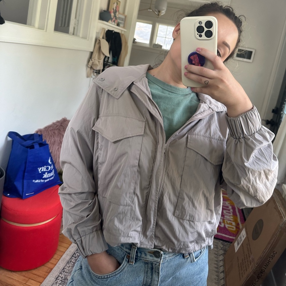 Nordstrom Rack yogalicious windbreaker zip up - Picture 5 of 5